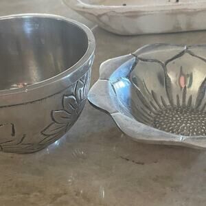 Sunflower aluminum bowls x2